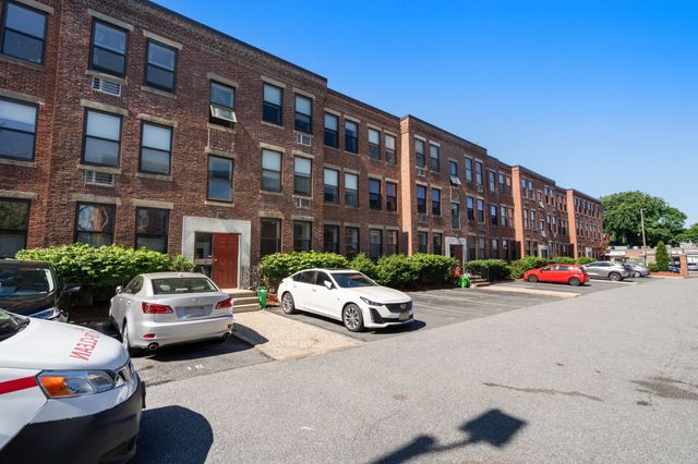 7 Cypress Rd 702, Boston, MA 02135