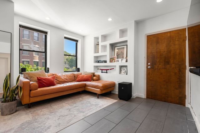 7 Cypress Rd 702, Boston, MA 02135