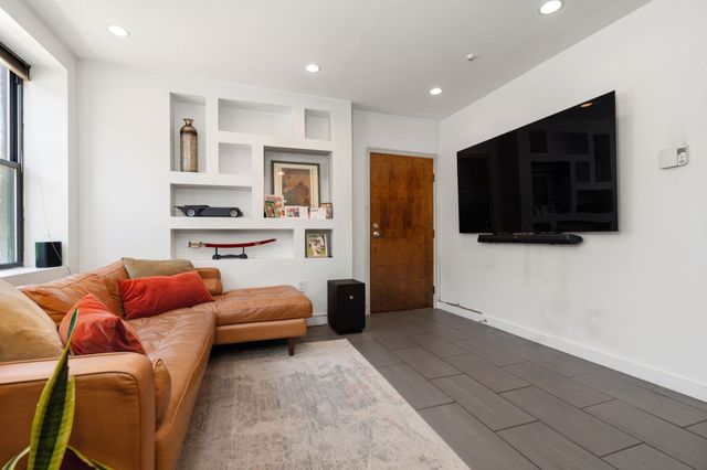7 Cypress Rd 702, Boston, MA 02135