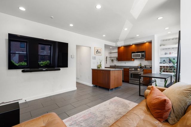 7 Cypress Rd 702, Boston, MA 02135
