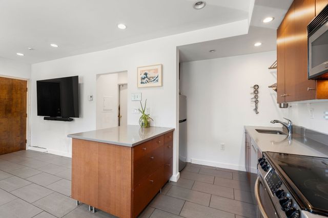 7 Cypress Rd 702, Boston, MA 02135