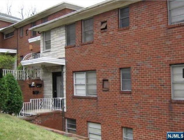 330 Northwood Way 10, Palisades Park, NJ 07650