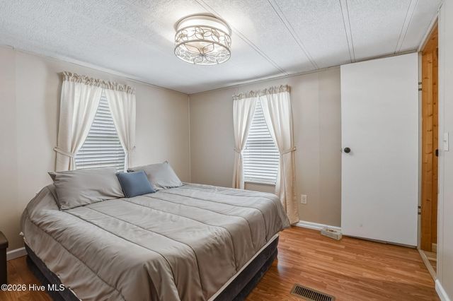 755 Crow Hill Road, Beaufort, NC 28516