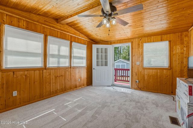 755 Crow Hill Road, Beaufort, NC 28516