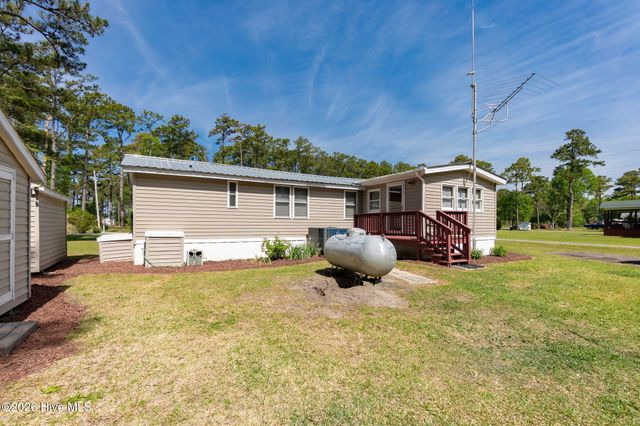 755 Crow Hill Road, Beaufort, NC 28516