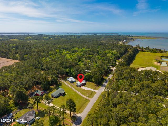 755 Crow Hill Road, Beaufort, NC 28516