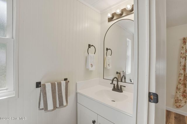 755 Crow Hill Road, Beaufort, NC 28516