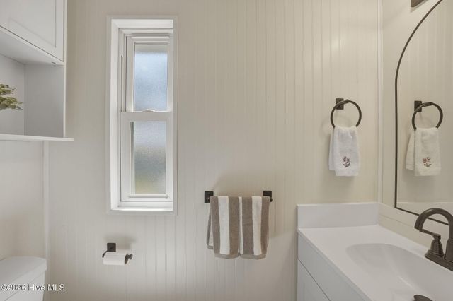 755 Crow Hill Road, Beaufort, NC 28516