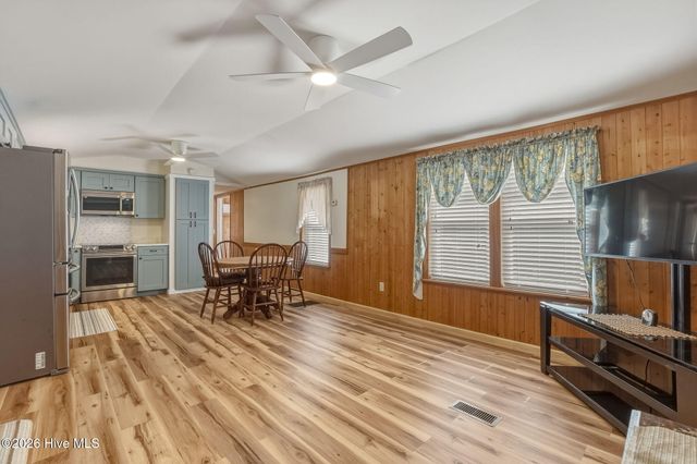 755 Crow Hill Road, Beaufort, NC 28516