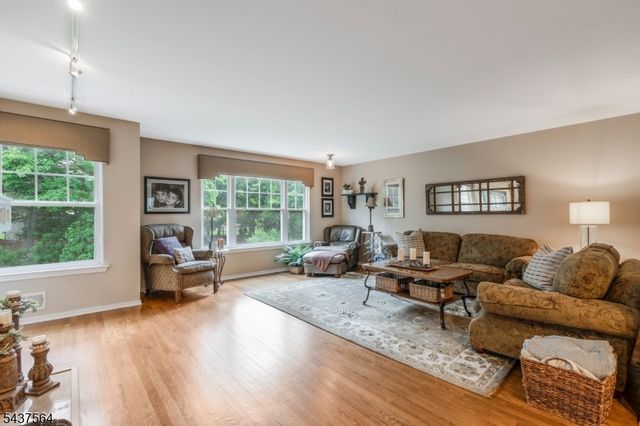 198 Crestview Rd, Bridgewater Twp., NJ 08807