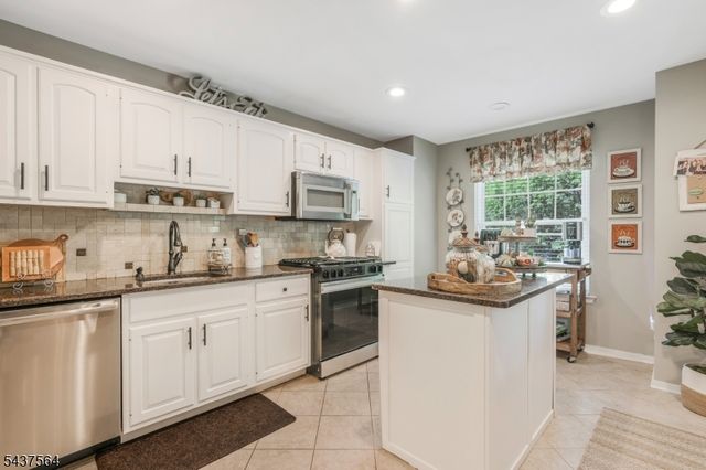 198 Crestview Rd, Bridgewater Twp., NJ 08807