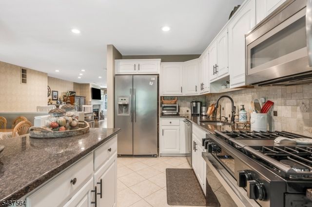 198 Crestview Rd, Bridgewater Twp., NJ 08807