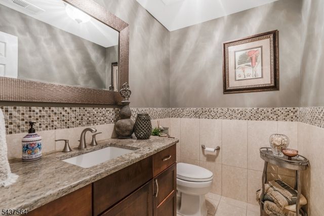 198 Crestview Rd, Bridgewater Twp., NJ 08807