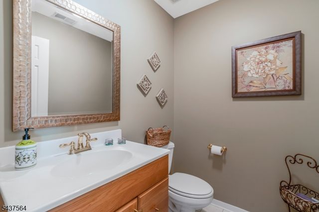198 Crestview Rd, Bridgewater Twp., NJ 08807