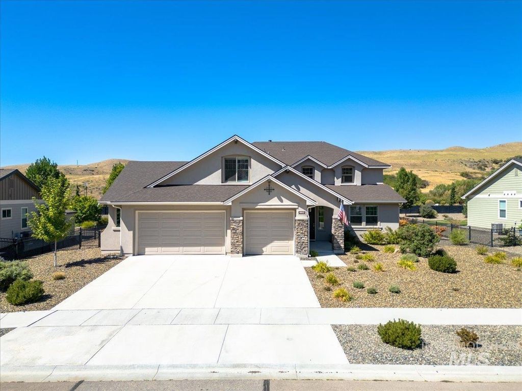 19927 N Glenisla Place, Eagle, ID 83714