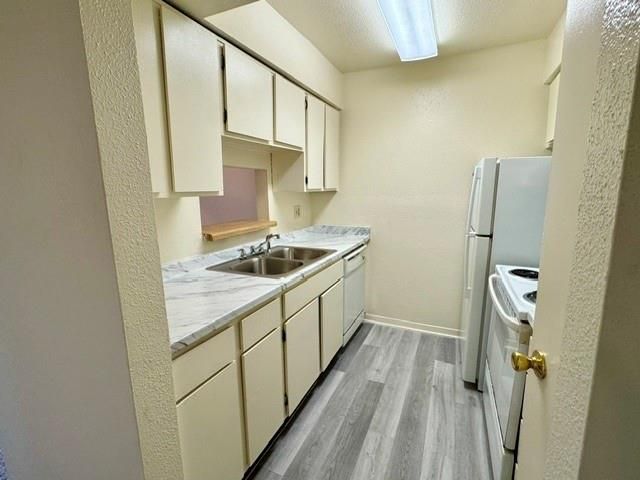 9101 Country Creek Drive 306, Houston, TX 77036