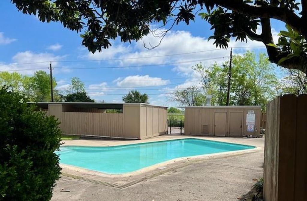 9101 Country Creek Drive 306, Houston, TX 77036