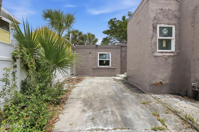 215 S Oleander Avenue, Daytona Beach, FL 32118