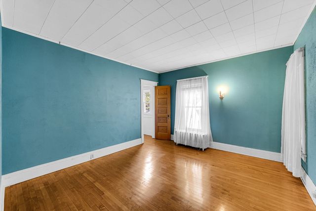 715 N County Street, Waukegan, IL 60085