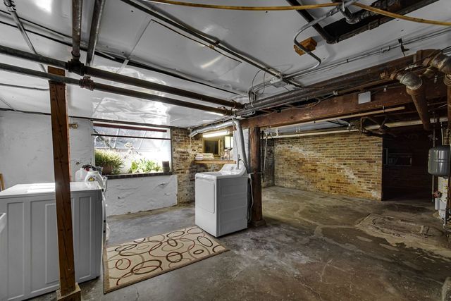 715 N County Street, Waukegan, IL 60085