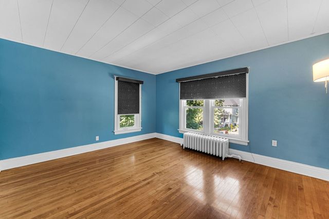 715 N County Street, Waukegan, IL 60085