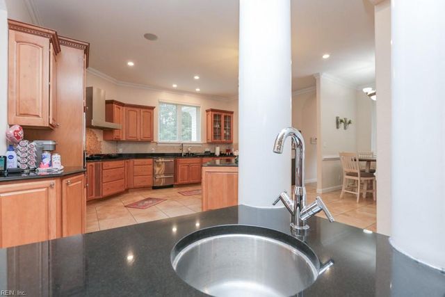 1608 Venetian WAY, Chesapeake, VA 23322