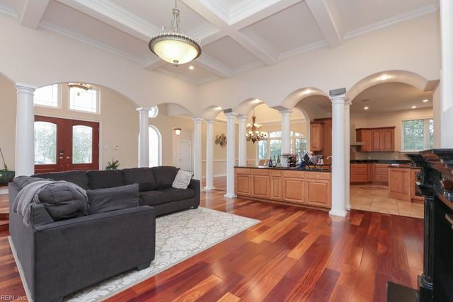 1608 Venetian WAY, Chesapeake, VA 23322