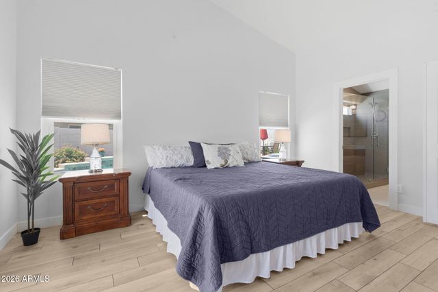 100 S SANDSTONE Street, Gilbert, AZ 85296