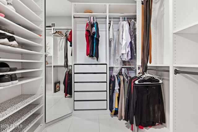 100 S SANDSTONE Street, Gilbert, AZ 85296