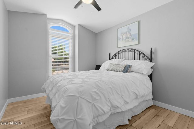 100 S SANDSTONE Street, Gilbert, AZ 85296