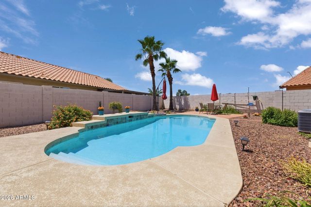 100 S SANDSTONE Street, Gilbert, AZ 85296