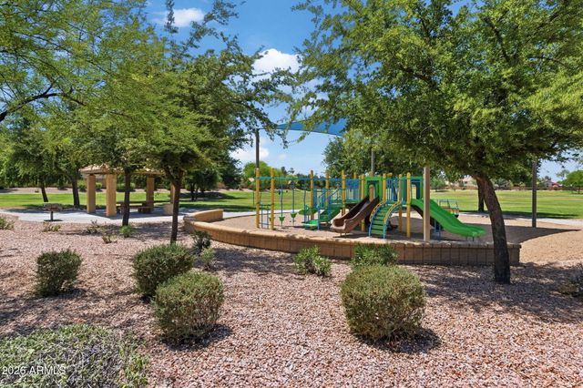 100 S SANDSTONE Street, Gilbert, AZ 85296