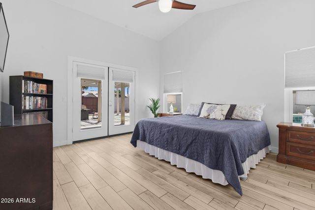 100 S SANDSTONE Street, Gilbert, AZ 85296