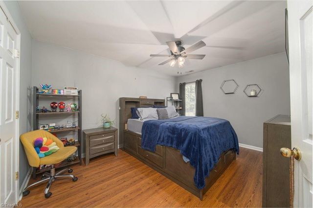3828 Robbins Brook Drive, Winston-salem, NC 27107