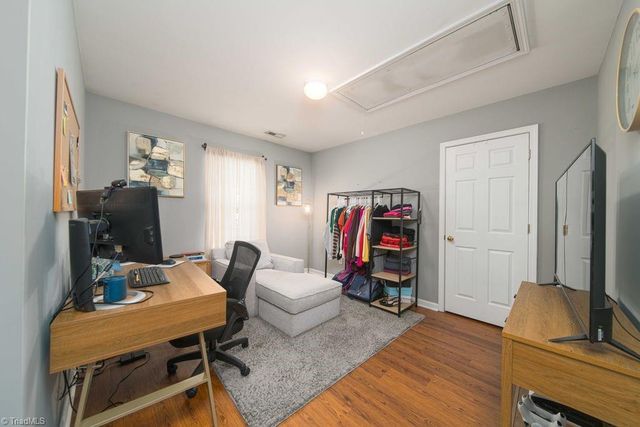 3828 Robbins Brook Drive, Winston-salem, NC 27107