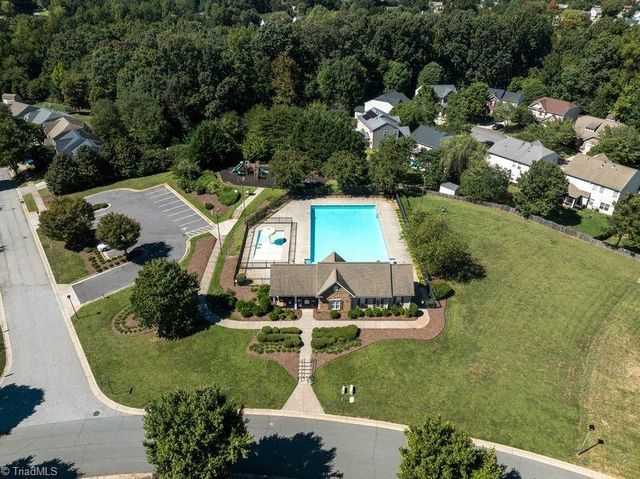 3828 Robbins Brook Drive, Winston-salem, NC 27107