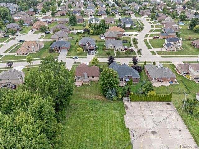 29213 Rachid Lane, Chesterfield, MI 48047