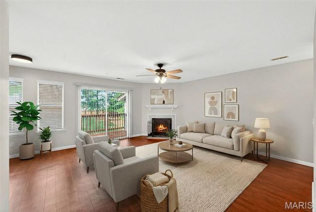 801 Sugar Valley Court 5, St Peters, MO 63376