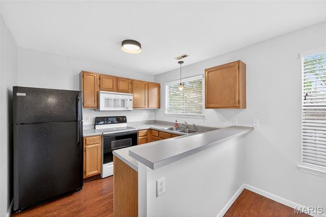 801 Sugar Valley Court 5, St Peters, MO 63376