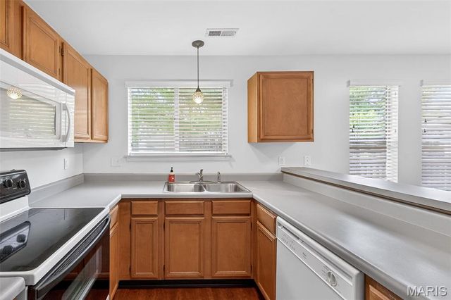 801 Sugar Valley Court 5, St Peters, MO 63376