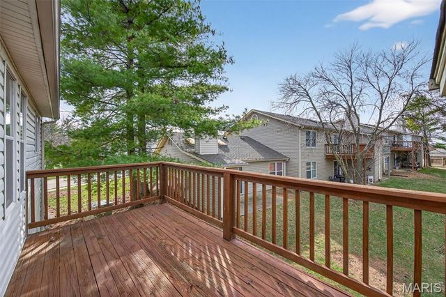 801 Sugar Valley Court 5, St Peters, MO 63376