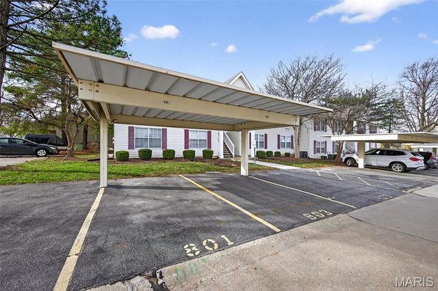 801 Sugar Valley Court 5, St Peters, MO 63376