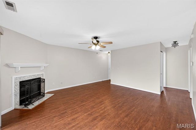 801 Sugar Valley Court 5, St Peters, MO 63376