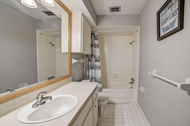 7900 Westheimer Road 202, Houston, TX 77063
