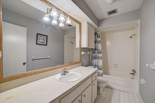7900 Westheimer Road 202, Houston, TX 77063
