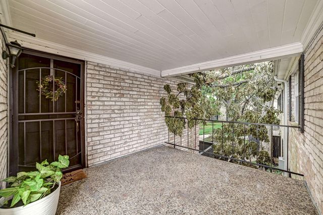 7900 Westheimer Road 202, Houston, TX 77063