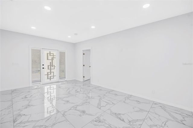 1827 16TH STREET S, St Petersburg, FL 33705