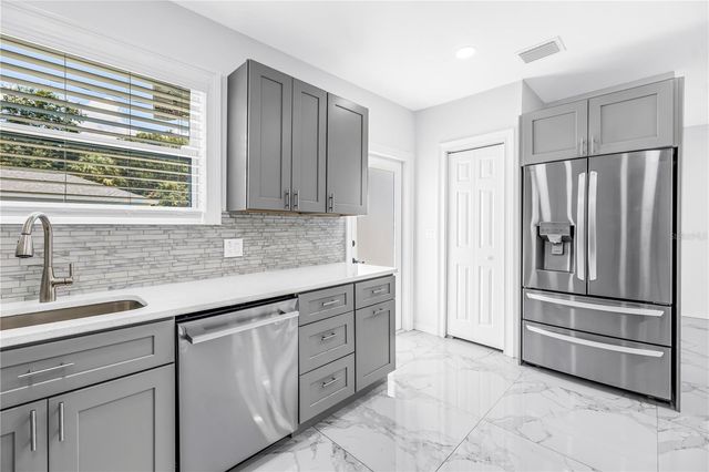 1827 16TH STREET S, St Petersburg, FL 33705