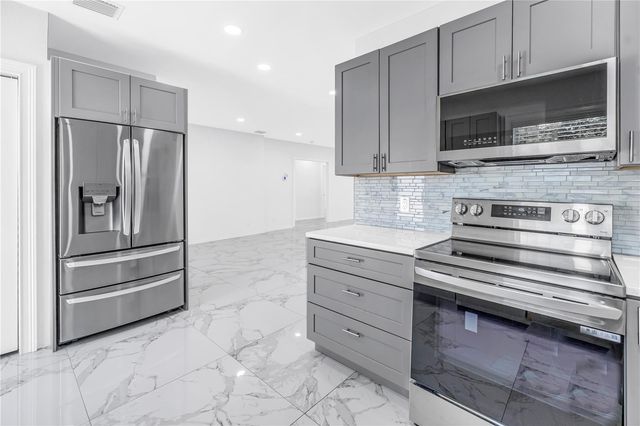 1827 16TH STREET S, St Petersburg, FL 33705