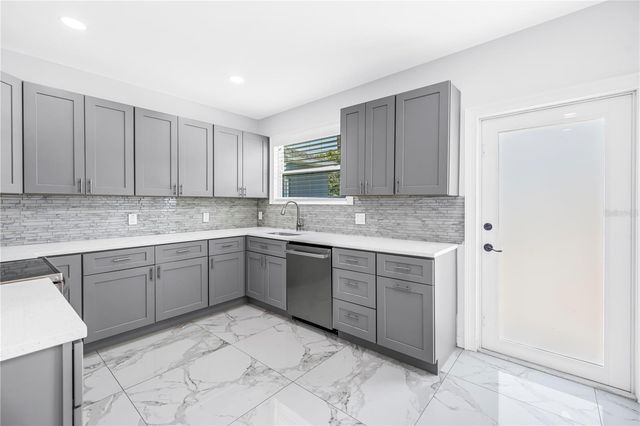1827 16TH STREET S, St Petersburg, FL 33705